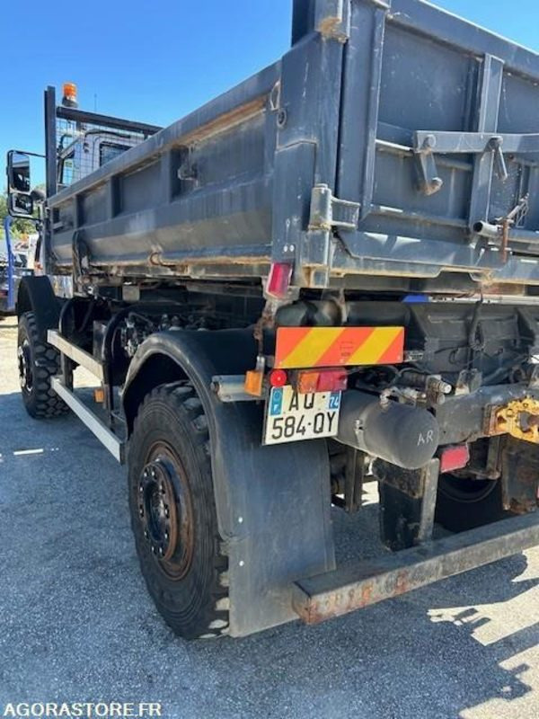 CAMION 4X4 MERCEDES UNIMOG U5000 2009 62289 KM 4667 HEURES + ETRAV SICOMETAL GM1 - Engin de déneigement: photos 5 CAMION 4X4 MERCEDES UNIMOG U5000 2009 62289 KM 4667 HEURES + ETRAV SICOMETAL GM1 - Engin de déneigement: photos 5