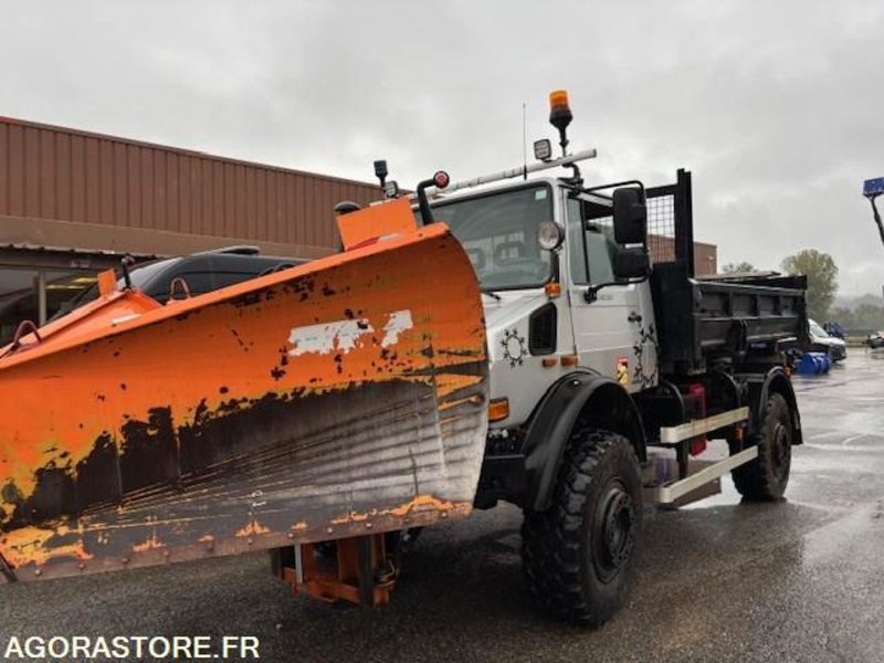 CAMION 4X4 MERCEDES UNIMOG U5000 2009 62289 KM 4667 HEURES + ETRAV SICOMETAL GM1 - Engin de déneigement: photos 1 CAMION 4X4 MERCEDES UNIMOG U5000 2009 62289 KM 4667 HEURES + ETRAV SICOMETAL GM1 - Engin de déneigement: photos 1