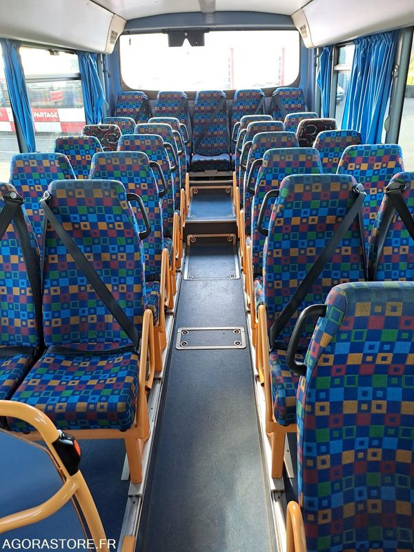 CAR-IRISBUS-RECREO N°12054(7590)-MEC-2009/276061 KM-AB704HV - Bus scolaire: photos 2 CAR-IRISBUS-RECREO N°12054(7590)-MEC-2009/276061 KM-AB704HV - Bus scolaire: photos 2