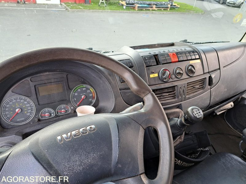 CAMION BENNE GRUE IVECO - 2014 / 240742 KM - Camion: photos 4 CAMION BENNE GRUE IVECO - 2014 / 240742 KM - Camion: photos 4