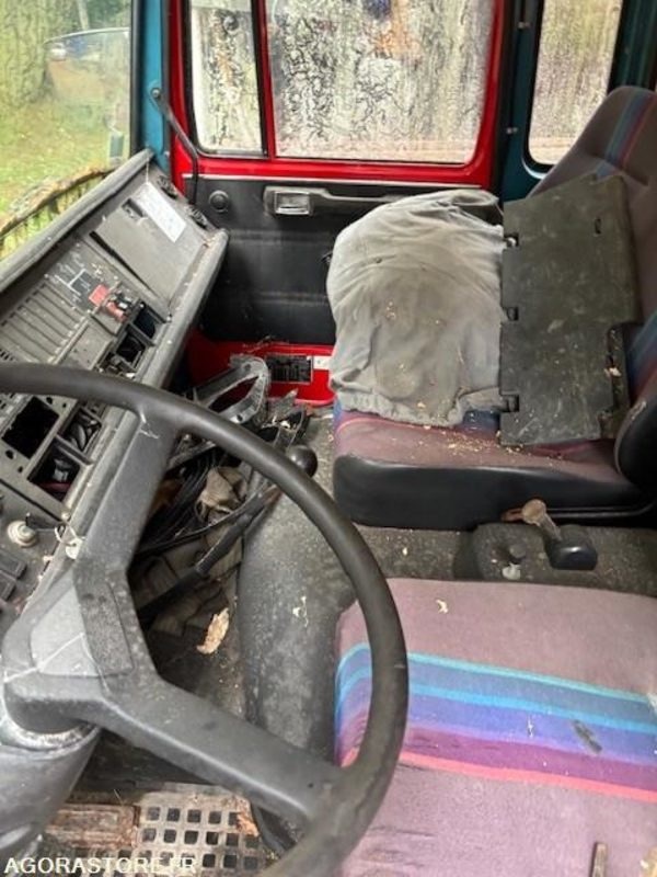 IVECO MAGIRUS 160-11 112144 KM POSTE DE COMMANDEMENT - Camion: photos 3 IVECO MAGIRUS 160-11 112144 KM POSTE DE COMMANDEMENT - Camion: photos 3