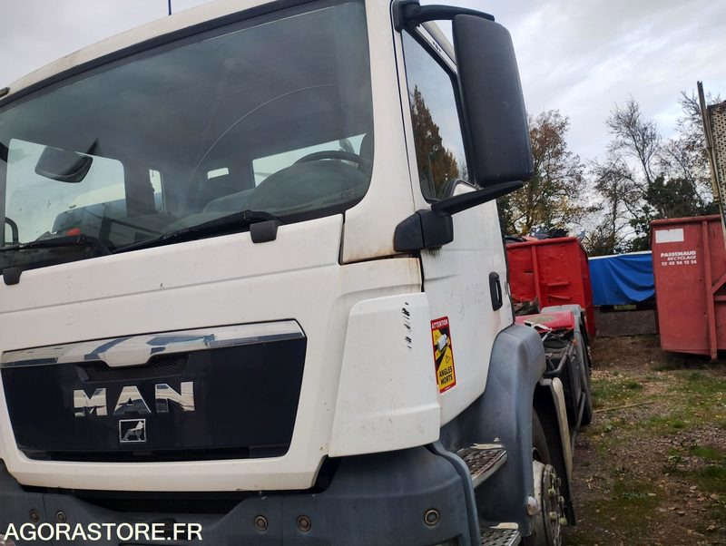 MAN 26T/BRAS - FF574DG - Camion: photos 1 MAN 26T/BRAS - FF574DG - Camion: photos 1