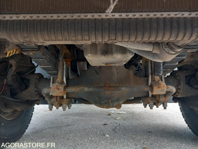 RENAULT KERAX 4X4 DXI 370 BENNE + Saleuse MECAGIL LEBON (KR0406 + SL0203) - Camion: photos 5 RENAULT KERAX 4X4 DXI 370 BENNE + Saleuse MECAGIL LEBON (KR0406 + SL0203) - Camion: photos 5