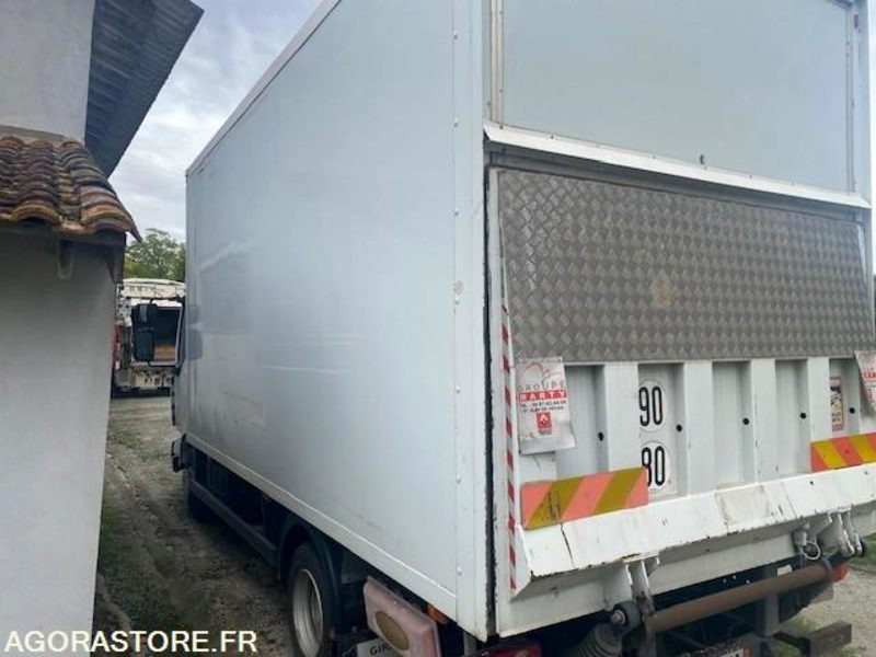 RENAULT MIDLUM 180 DXIFOURGON HAYON 260000 KM - Camion: photos 4 RENAULT MIDLUM 180 DXIFOURGON HAYON 260000 KM - Camion: photos 4