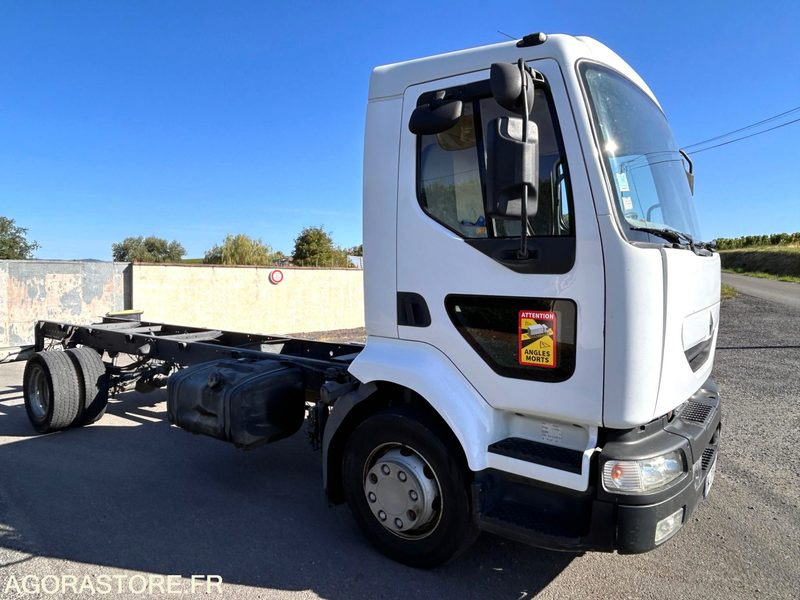 RENAULT MIDLUM 220 (6 Cylindres) - Camion: photos 1 RENAULT MIDLUM 220 (6 Cylindres) - Camion: photos 1