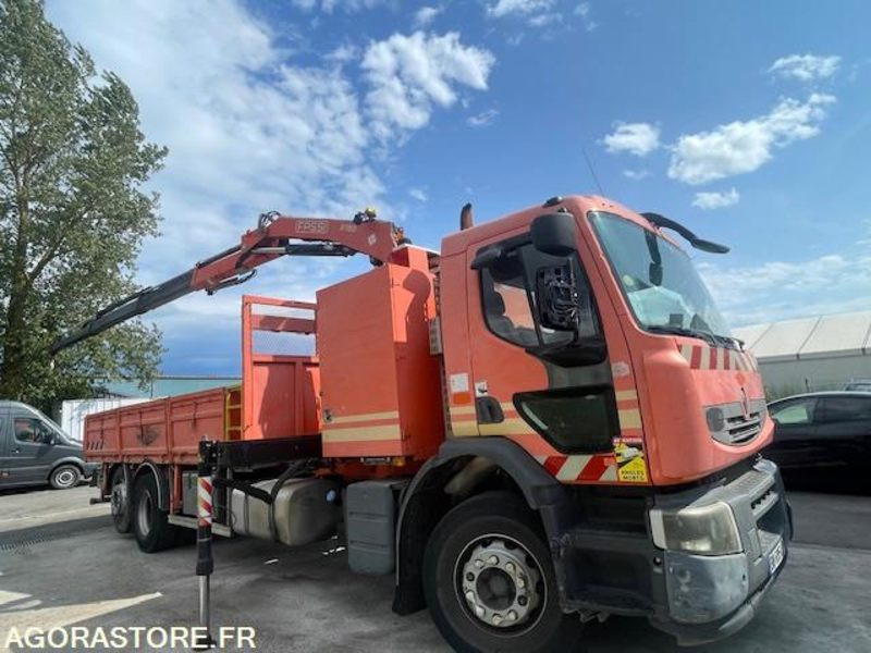 RENAULT PREMIUM LANDER 430.26 - PLATEAU GRUE - GRUE FASSI F150 + RADIO - 2011 - Camion: photos 1 RENAULT PREMIUM LANDER 430.26 - PLATEAU GRUE - GRUE FASSI F150 + RADIO - 2011 - Camion: photos 1