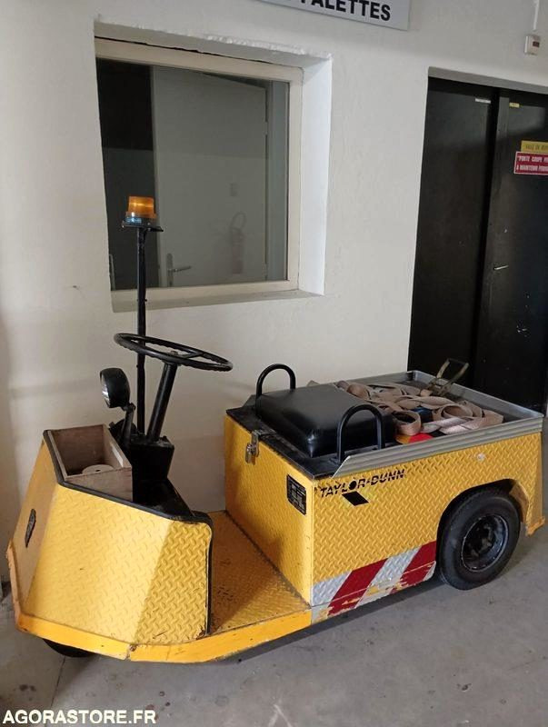 Chariot électrique TAYLOR DUNN - Bon état - 2010 - Chariot tracteur: photos 1 Chariot électrique TAYLOR DUNN - Bon état - 2010 - Chariot tracteur: photos 1