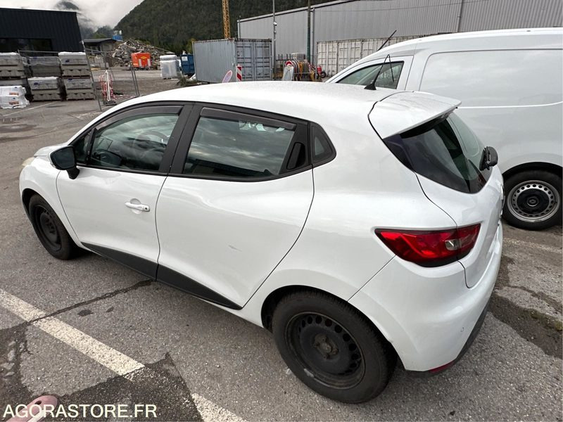 Clio 4 Société Air MédiaNav Ener - 2016 / 174160 KM (P0403661) - Voiture: photos 3 Clio 4 Société Air MédiaNav Ener - 2016 / 174160 KM (P0403661) - Voiture: photos 3