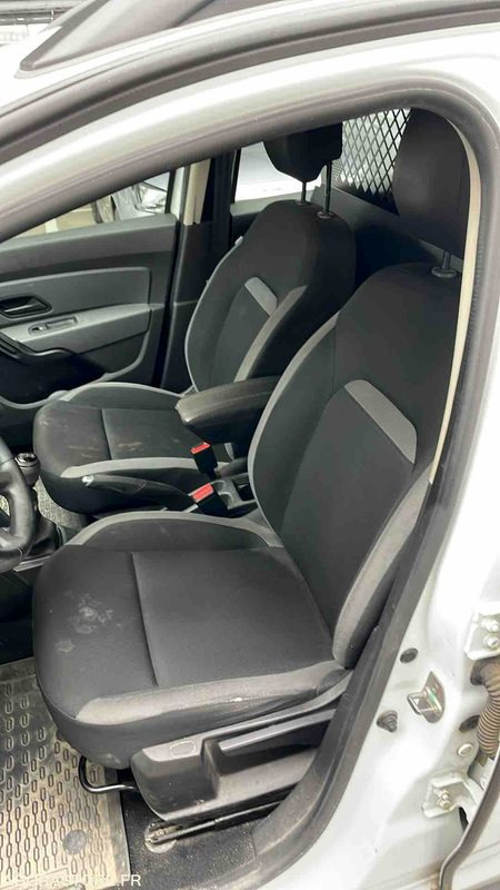 DACIA DUSTER - 2018 - 195014KM - FC-284-VQ - SUV: photos 5 DACIA DUSTER - 2018 - 195014KM - FC-284-VQ - SUV: photos 5