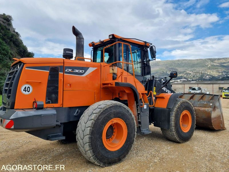 DOOSAN DL300 - 2020 - 5290 heures - BON ETAT - Chargeuse: photos 2 DOOSAN DL300 - 2020 - 5290 heures - BON ETAT - Chargeuse: photos 2