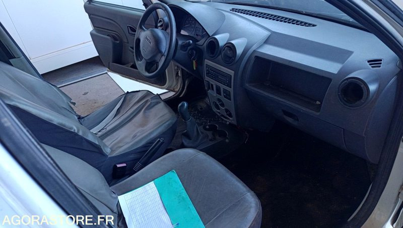 Dacia Logan - 2012 - 111131km - Pick-up: photos 5 Dacia Logan - 2012 - 111131km - Pick-up: photos 5