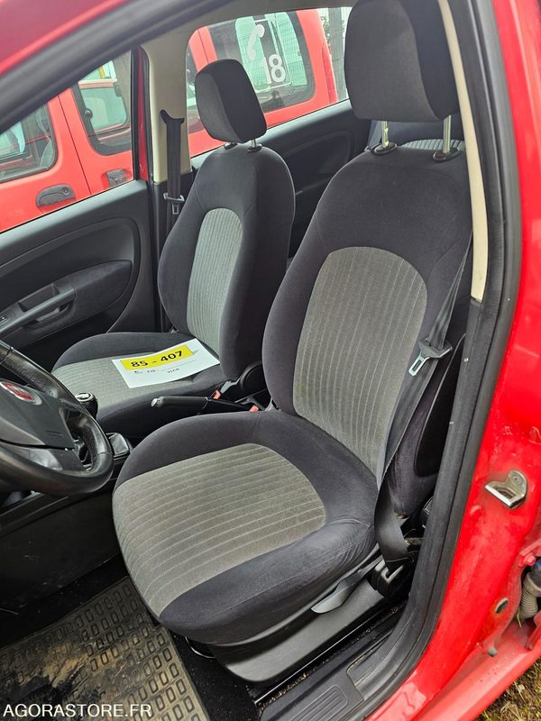 FIAT PUNTO 166119kms 2009 - AB034HG - Voiture: photos 5 FIAT PUNTO 166119kms 2009 - AB034HG - Voiture: photos 5