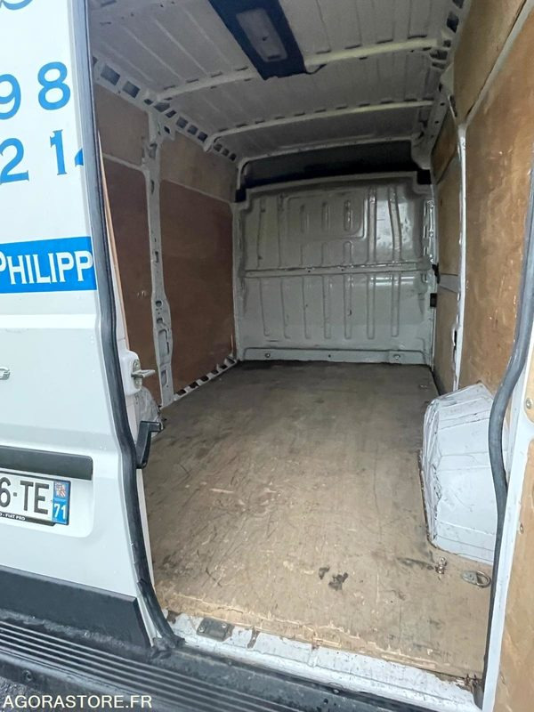FOURGON FIAT DUCATO 75000 KM 2019 - Fourgon utilitaire: photos 5 FOURGON FIAT DUCATO 75000 KM 2019 - Fourgon utilitaire: photos 5