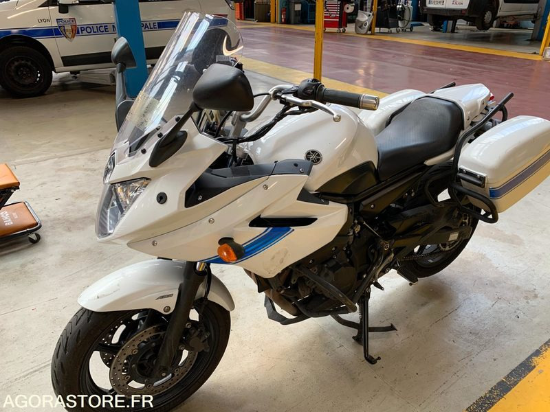 G MOTO XJ6 DQ-604-DY - Motocyclette: photos 4 G MOTO XJ6 DQ-604-DY - Motocyclette: photos 4