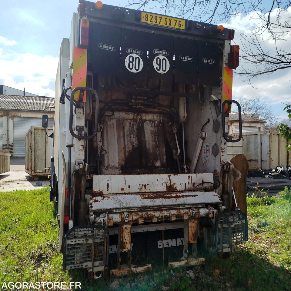 IVECO 100E1K SEMAT - Benne à ordures ménagères: photos 3 IVECO 100E1K SEMAT - Benne à ordures ménagères: photos 3