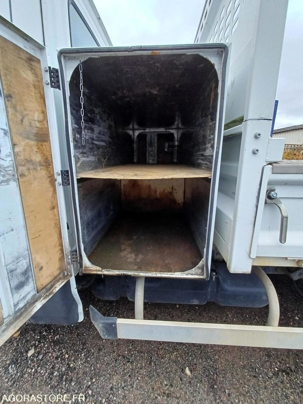 IVECO DAILY 35C14 BENNE - 2018 / 125 000 KM - Utilitaire benne: photos 5 IVECO DAILY 35C14 BENNE - 2018 / 125 000 KM - Utilitaire benne: photos 5