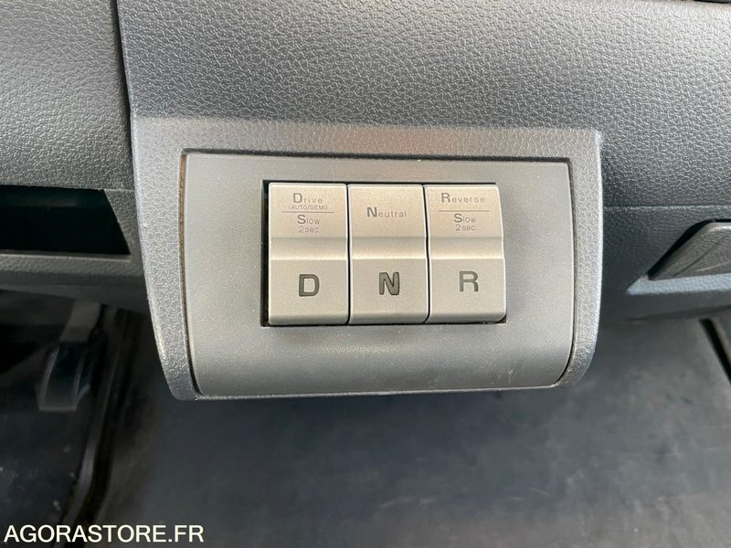 IVECO EUROCARGO PLATEAU - 2015 - 295 000KM - Camion plateau: photos 4 IVECO EUROCARGO PLATEAU - 2015 - 295 000KM - Camion plateau: photos 4
