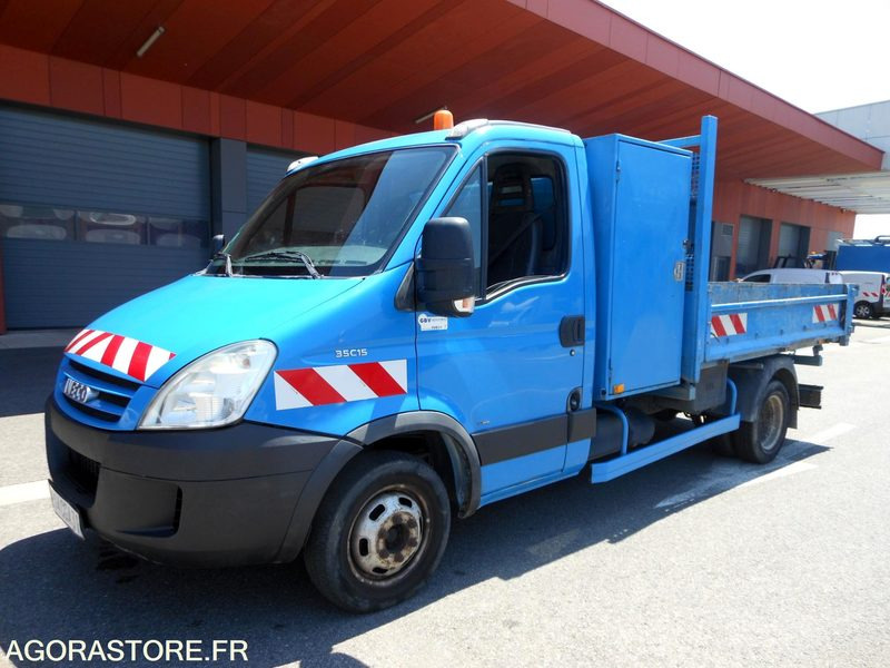 Iveco Daily 35C15 3.0 litres 146cv tri benne - Utilitaire benne: photos 1 Iveco Daily 35C15 3.0 litres 146cv tri benne - Utilitaire benne: photos 1