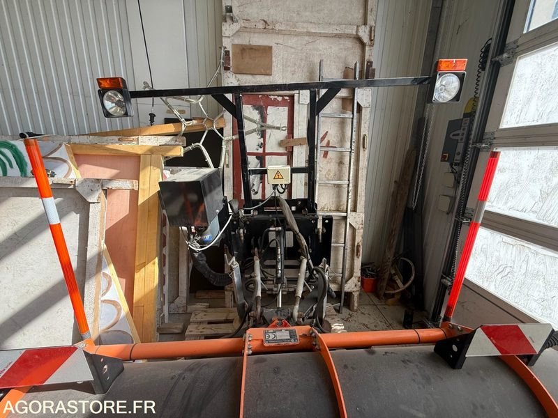 LAME A NEIGE AVEC FIXATION - Lame à neige: photos 5 LAME A NEIGE AVEC FIXATION - Lame à neige: photos 5