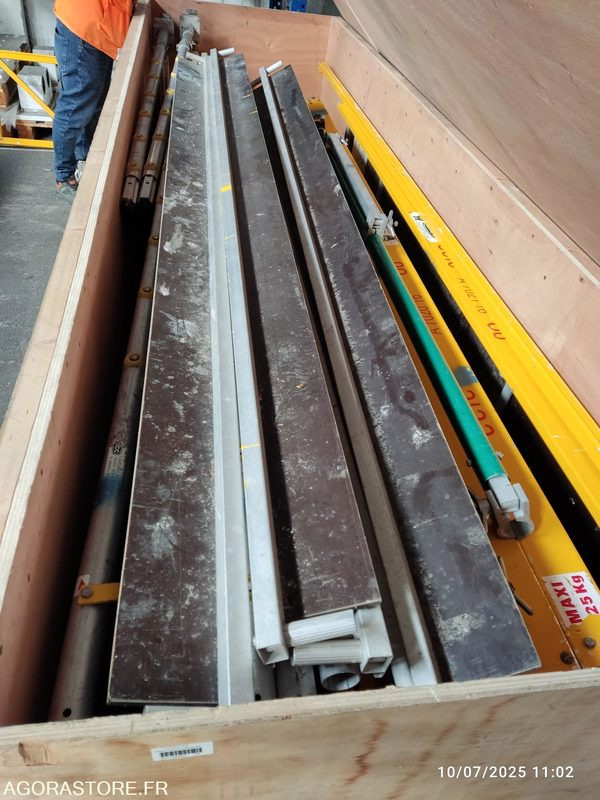 LOT DE 3 ECHAFFAUDAGES MACC ET COGNET - Outil/ Équipement: photos 5 LOT DE 3 ECHAFFAUDAGES MACC ET COGNET - Outil/ Équipement: photos 5