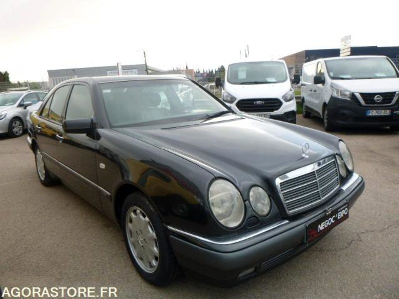 MERCEDES classe E 420 v8 W210 - 1996 - immatriculation espagnole - Voiture: photos 1 MERCEDES classe E 420 v8 W210 - 1996 - immatriculation espagnole - Voiture: photos 1