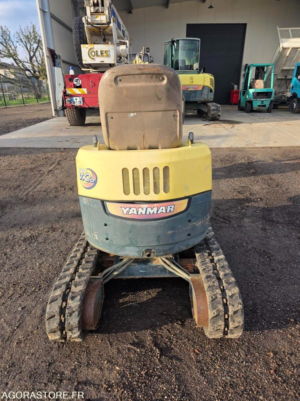 MINI-PELLE YANMAR VIO 10 - 2004 - 1952 HEURES - Mini pelle: photos 3 MINI-PELLE YANMAR VIO 10 - 2004 - 1952 HEURES - Mini pelle: photos 3