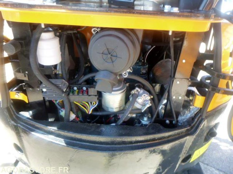 MINIPELLE 1T8 MOTEUR 3 CYLINDRES KUBOTA - Pelle: photos 3 MINIPELLE 1T8 MOTEUR 3 CYLINDRES KUBOTA - Pelle: photos 3