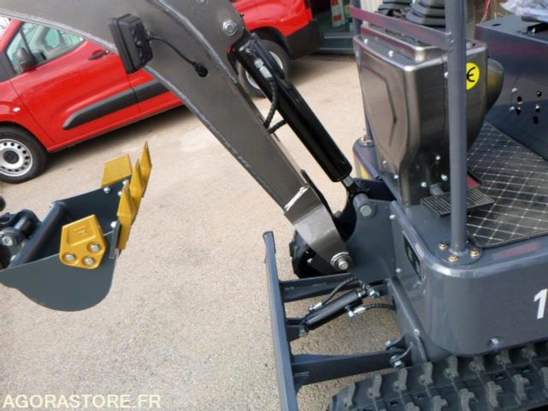 Pelle MINIPELLE NEUVE YCW 1T5 EURO5 - 2025 + 3 godets: photos 10