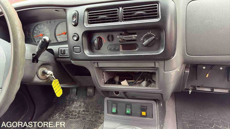 MITSUBISHI L200 - 109 427 Kms - 2004- 2881 XZ 74 - Voiture: photos 4 MITSUBISHI L200 - 109 427 Kms - 2004- 2881 XZ 74 - Voiture: photos 4