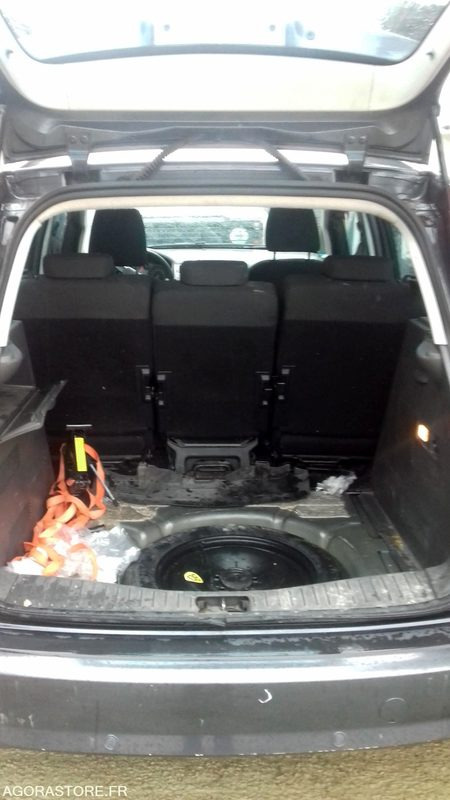 MONOSPACE COMPACT FORD C-MAX NON ROULANTE - Voiture: photos 4 MONOSPACE COMPACT FORD C-MAX NON ROULANTE - Voiture: photos 4