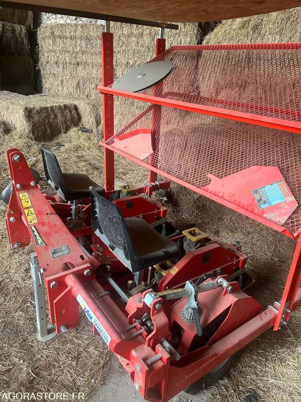 PLANTEUSE CHECCI&MAGLI - 2021 - TRES BON ETAT - Machine agricole: photos 2 PLANTEUSE CHECCI&MAGLI - 2021 - TRES BON ETAT - Machine agricole: photos 2
