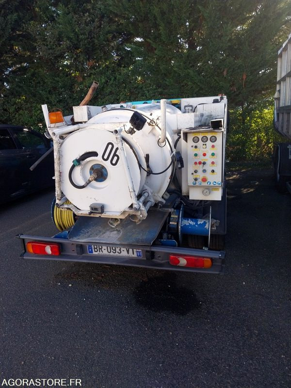 NISSAN Cabstar 3T5 BAROCLEAN 2011 (400 000Km) NON ROULANT EXPORT EXCLUSIVEMENT - Camion hydrocureur: photos 4 NISSAN Cabstar 3T5 BAROCLEAN 2011 (400 000Km) NON ROULANT EXPORT EXCLUSIVEMENT - Camion hydrocureur: photos 4