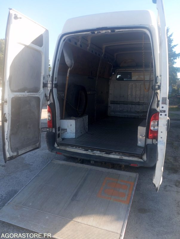 NISSAN INTERSTAR AVEC HAYON AS-559-GY - Fourgon utilitaire: photos 5 NISSAN INTERSTAR AVEC HAYON AS-559-GY - Fourgon utilitaire: photos 5