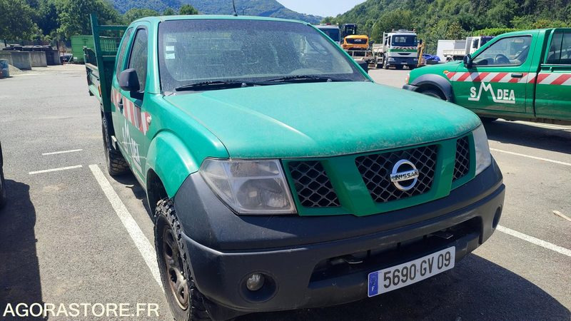 Nissan Pick-up Benne - Utilitaire plateau: photos 4 Nissan Pick-up Benne - Utilitaire plateau: photos 4