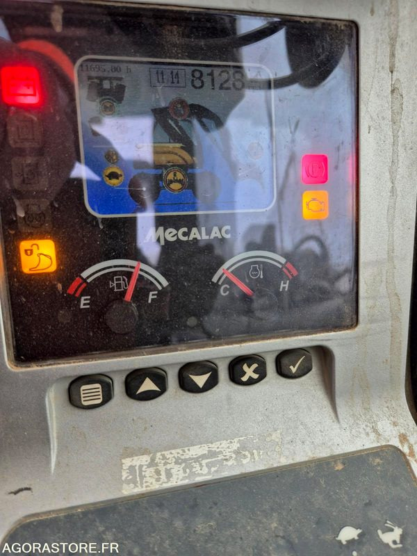 PELLE A PNEUS - MECALAC 714 MW NON ROULANTE - 2016 / 11695 HEURES (MA556) - Pelle: photos 2 PELLE A PNEUS - MECALAC 714 MW NON ROULANTE - 2016 / 11695 HEURES (MA556) - Pelle: photos 2