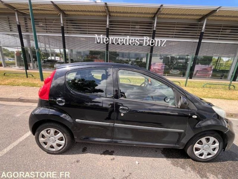 PEUGEOT 107 1.4 HDI TRENDY - Voiture: photos 2 PEUGEOT 107 1.4 HDI TRENDY - Voiture: photos 2