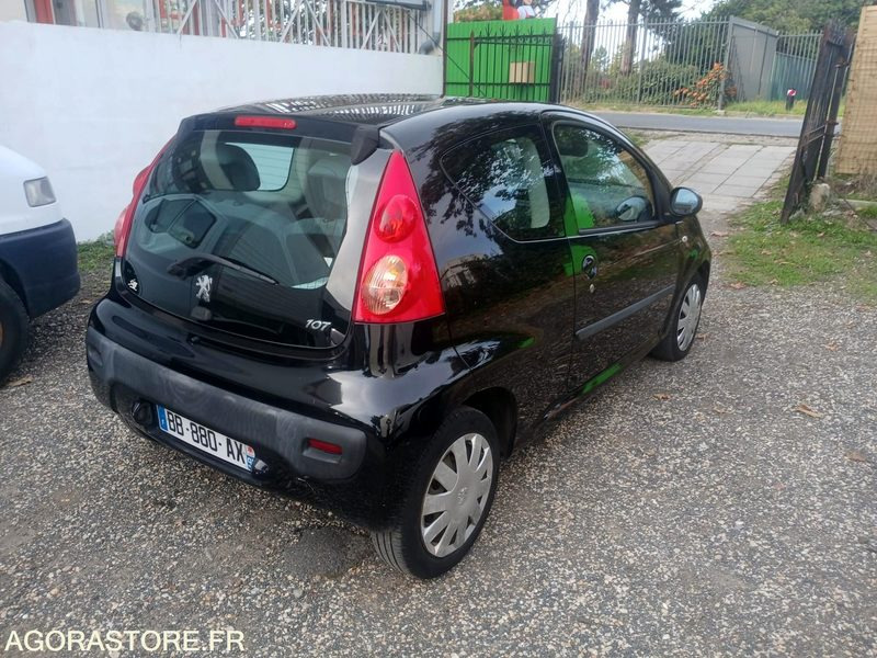 PEUGEOT 107 3 Portes 1.0 i 12V 68cv (boîte auto) 2008 181197km - Voiture: photos 2 PEUGEOT 107 3 Portes 1.0 i 12V 68cv (boîte auto) 2008 181197km - Voiture: photos 2