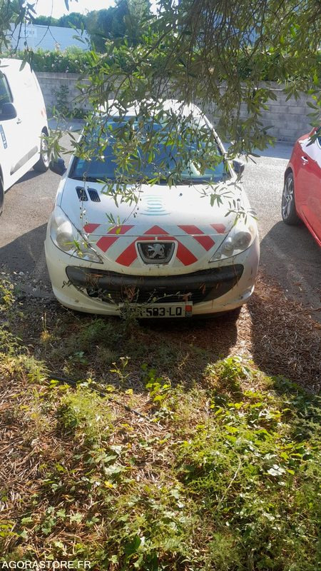 PEUGEOT 206 + BA583LQ // 2010 // NON ROULANT // ETAT INCONNU - Voiture: photos 3 PEUGEOT 206 + BA583LQ // 2010 // NON ROULANT // ETAT INCONNU - Voiture: photos 3