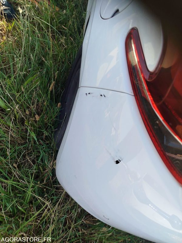 PEUGEOT 208 - 2019 - 232606 KM - Voiture: photos 5 PEUGEOT 208 - 2019 - 232606 KM - Voiture: photos 5