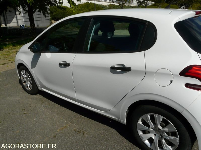 PEUGEOT 208 DX177CZ - Voiture: photos 5 PEUGEOT 208 DX177CZ - Voiture: photos 5
