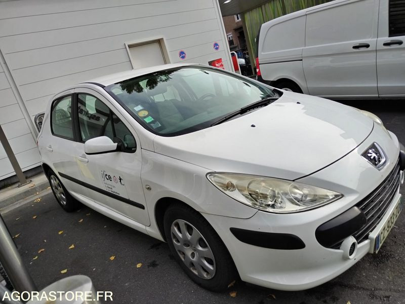 PEUGEOT 307 - 1.6 Diésel 190 285 KM - MONTREUIL (93) - Voiture: photos 4 PEUGEOT 307 - 1.6 Diésel 190 285 KM - MONTREUIL (93) - Voiture: photos 4