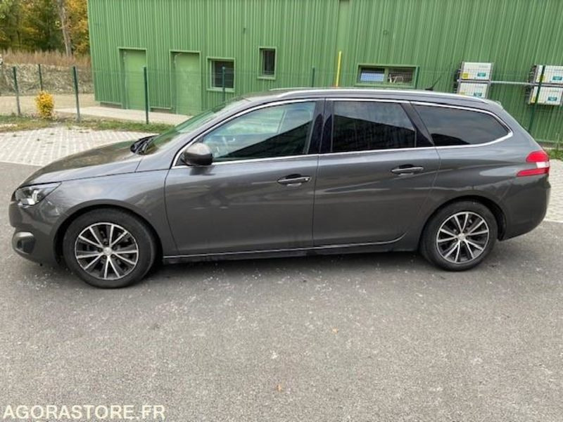 PEUGEOT 308SW - 2016 - 172000 KM - Voiture break: photos 1 PEUGEOT 308SW - 2016 - 172000 KM - Voiture break: photos 1