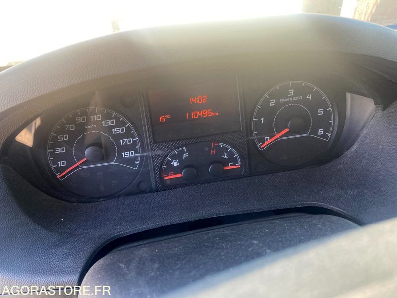PEUGEOT BOXER BENNE - 2023 - 110500 Kms - Utilitaire benne: photos 5 PEUGEOT BOXER BENNE - 2023 - 110500 Kms - Utilitaire benne: photos 5