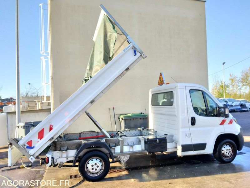 PEUGEOT BOXER benne basculante - 2015 - 112006 km - GAZOLE - Utilitaire benne: photos 1 PEUGEOT BOXER benne basculante - 2015 - 112006 km - GAZOLE - Utilitaire benne: photos 1