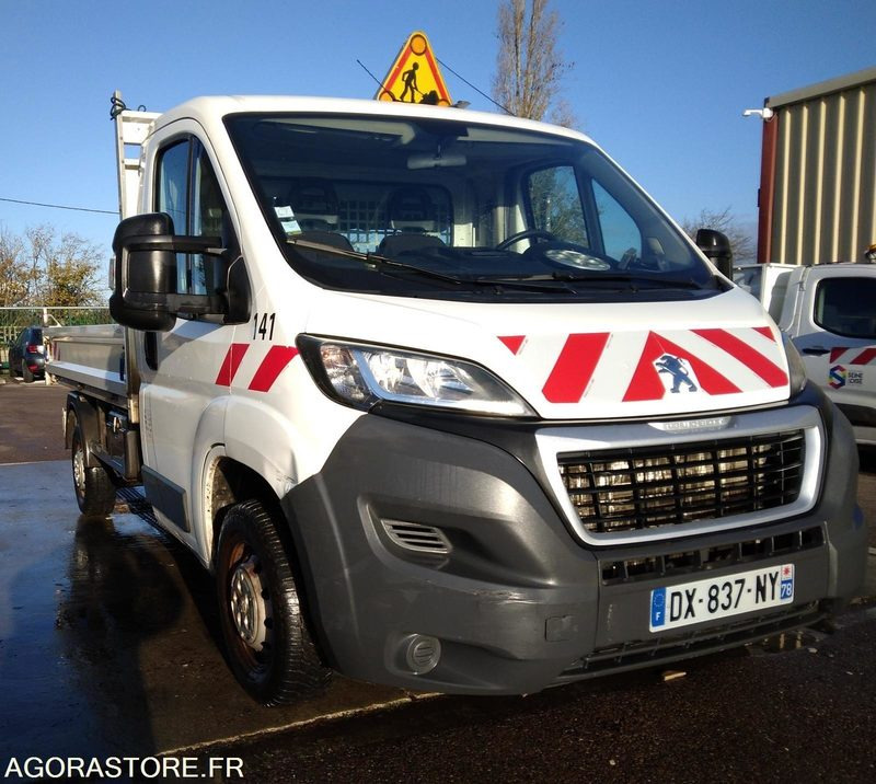 PEUGEOT BOXER benne basculante - 2015 - 112006 km - GAZOLE - Utilitaire benne: photos 2 PEUGEOT BOXER benne basculante - 2015 - 112006 km - GAZOLE - Utilitaire benne: photos 2