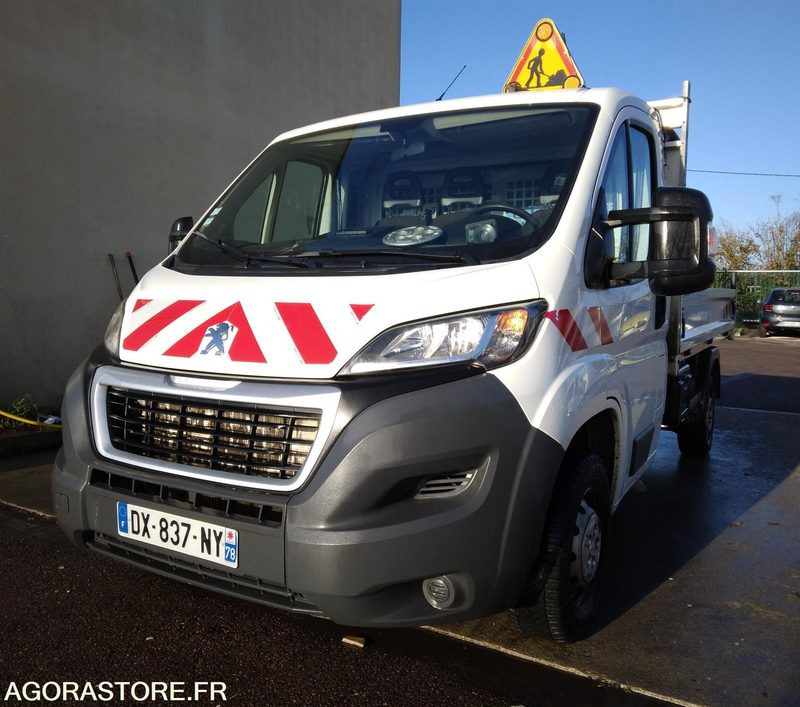 PEUGEOT BOXER benne basculante - 2015 - 112006 km - GAZOLE - Utilitaire benne: photos 3 PEUGEOT BOXER benne basculante - 2015 - 112006 km - GAZOLE - Utilitaire benne: photos 3