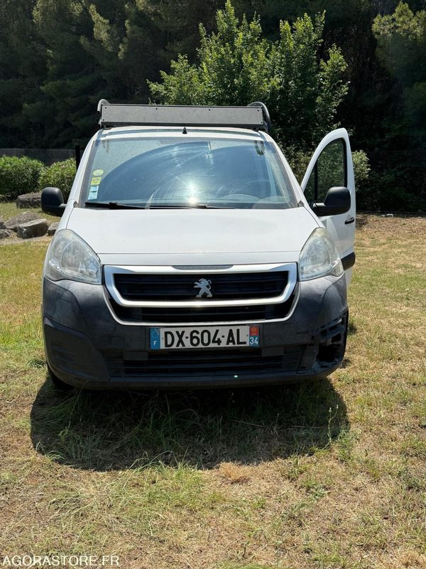 PEUGEOT PARTNER 121 L2 1.6 HDI 90 BVM5 - 2015 / 248865 KM - Fourgonnette: photos 1 PEUGEOT PARTNER 121 L2 1.6 HDI 90 BVM5 - 2015 / 248865 KM - Fourgonnette: photos 1