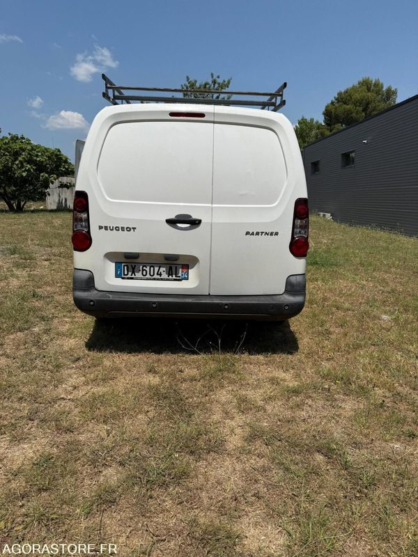 PEUGEOT PARTNER 121 L2 1.6 HDI 90 BVM5 - 2015 / 248865 KM - Fourgonnette: photos 4 PEUGEOT PARTNER 121 L2 1.6 HDI 90 BVM5 - 2015 / 248865 KM - Fourgonnette: photos 4