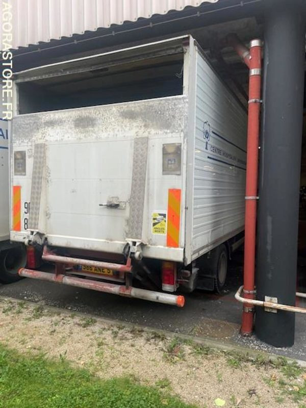 POID LOURD IVECO - Camion fourgon: photos 2 POID LOURD IVECO - Camion fourgon: photos 2