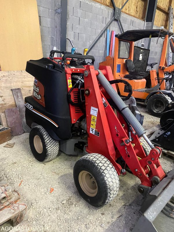 PORTEUR MULTI OUTILS DITCH WITCH ZAHN R300 - Chargeuse: photos 3 PORTEUR MULTI OUTILS DITCH WITCH ZAHN R300 - Chargeuse: photos 3